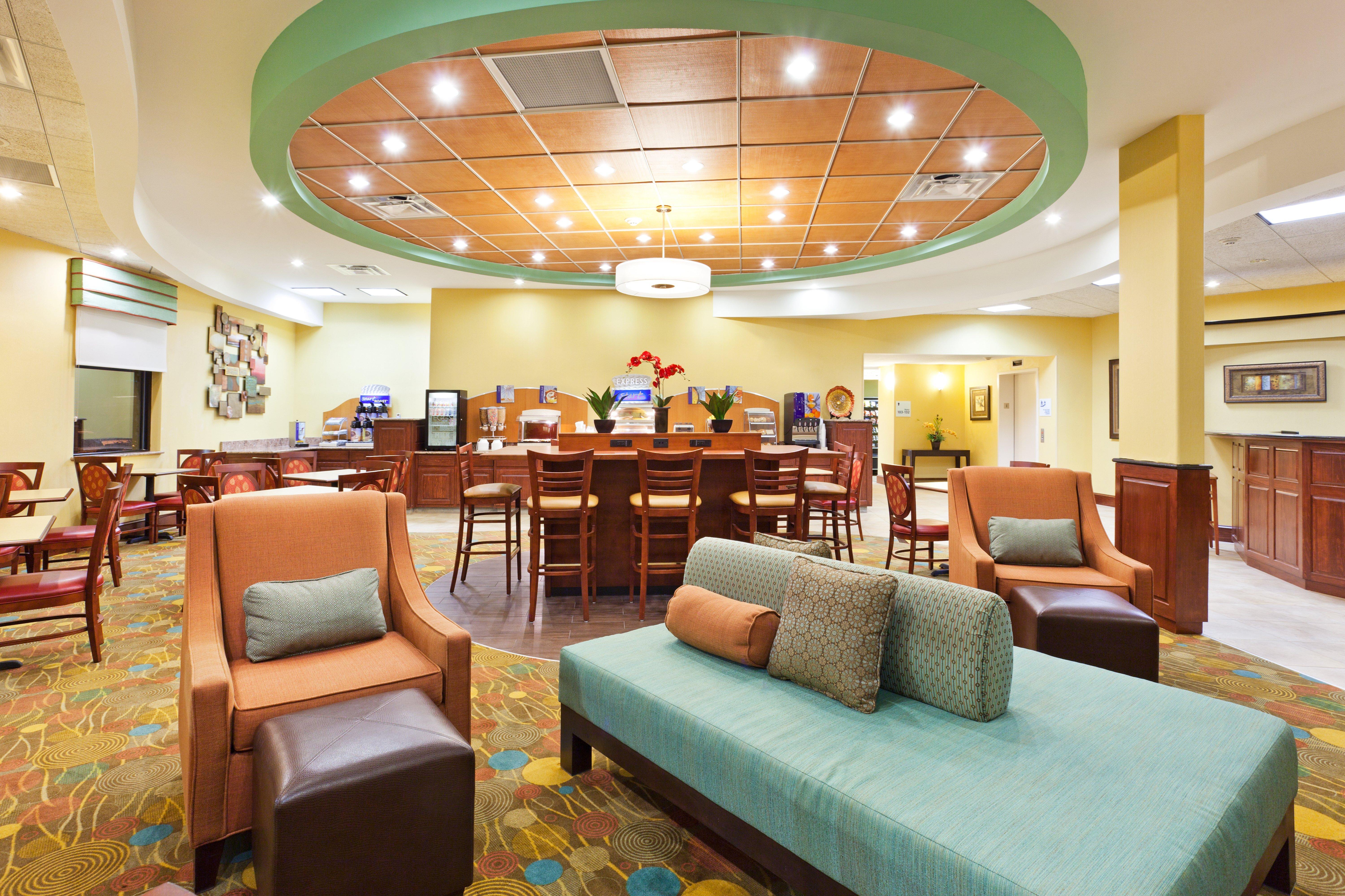 Holiday Inn Express & Suites Greensboro - I-40 Atwendover, An Ihg Hotel Kültér fotó