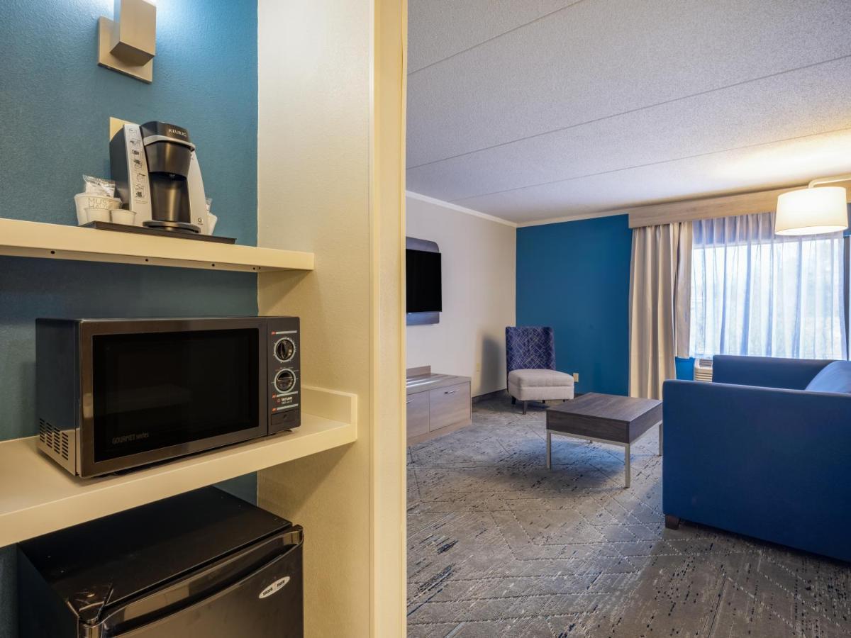 Holiday Inn Express & Suites Greensboro - I-40 Atwendover, An Ihg Hotel Kültér fotó